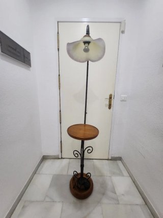 Lámpara de pie madera y metal
