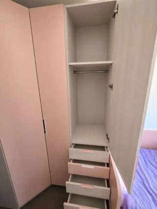 Armario infantil rosa y gris