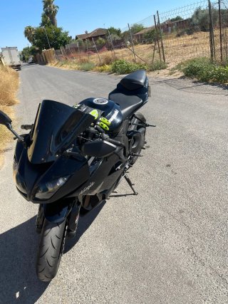 Kawasaki ZX6R 2010 Negra