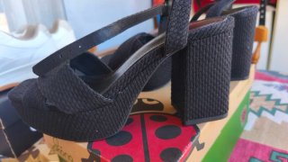 Zapatos de tacón negros con plataforma