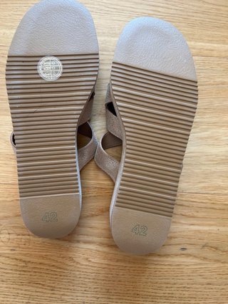 Sandalias Unisa Doradas Talla 42 Nuevas