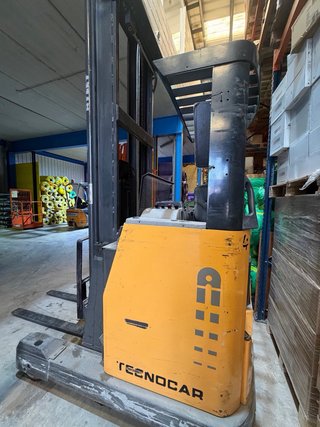 Retráctil 8,9m 1400kg