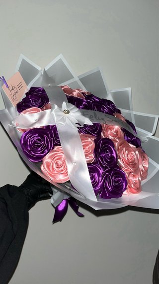 Ramo de flores eternas de satén