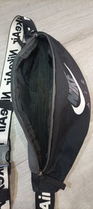 Riñonera Nike Air Negra y Gris