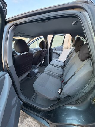Nissan Almera tino 2004