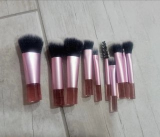 Neceser rosa con 10 brochas de maquillaje