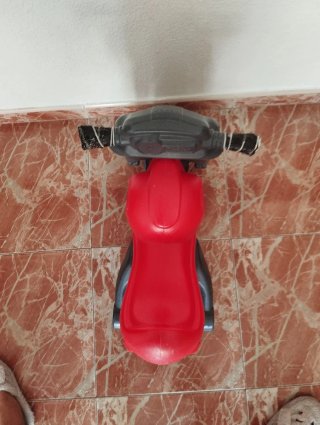 Moto correpasillos Feber Roja y Azul