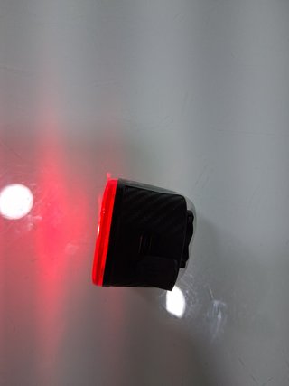 Luz trasera inteligente carbono/freno