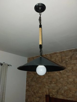 Lámpara colgante rústica con cuerda