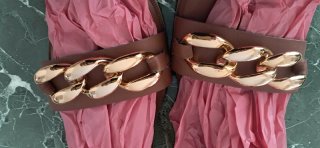 Sandali Wish marroni con catena oro