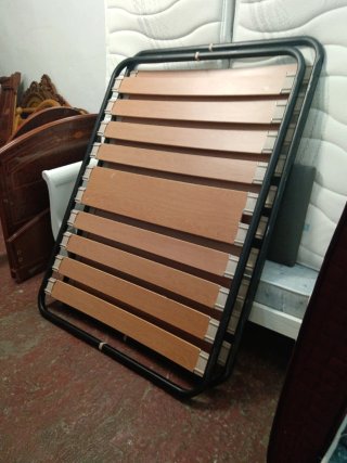 Somier Flex 1.35 con Patas