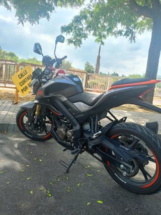 QJ Motor SRK 125 S Gris/Naranja