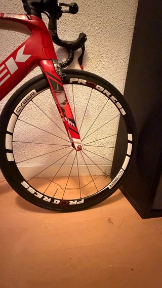 Bicicleta de carretera Trek segafredo Madonde sl6