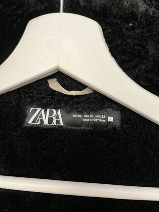 Pluma Zara beige y negro