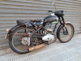 Derbi 74 "Cabeza de Hormiga"