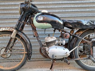 Derbi 74 "Cabeza de Hormiga"