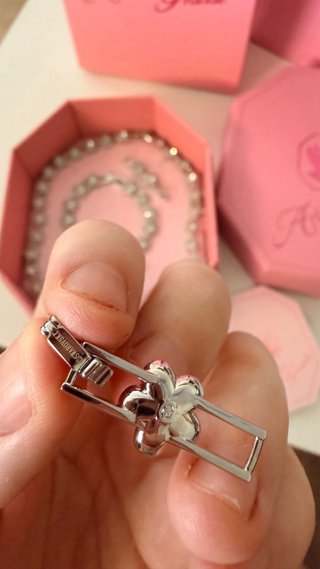 Conjunto Swarovski x Ariana Grande Capsule