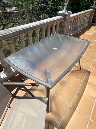 Mesa y 4 sillas de exterior (reclinables)