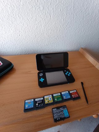Nintendo 2DS XL Azul y Negra