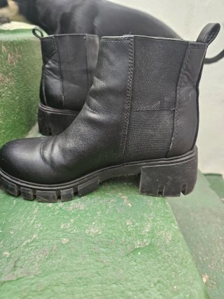 Botas Guess Negras Talla 37,con solo 3 usos !