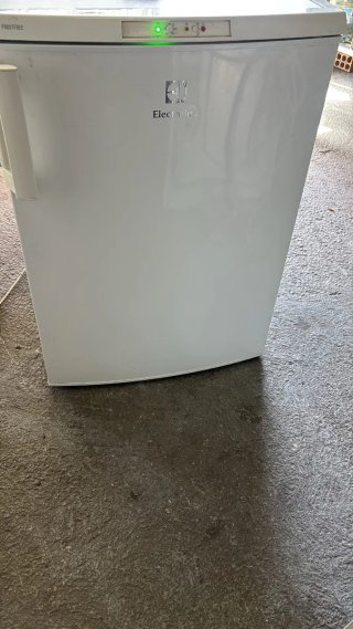 Congelador Electrolux Frost Free 140€