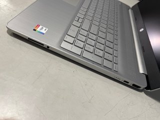 Portátil HP i5 1135 8GB RAM 500GB W11