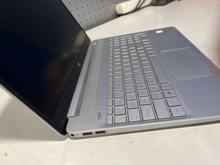 Portátil HP i5 1135 8GB RAM 500GB W11