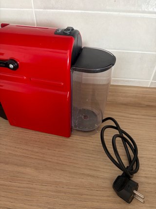 Cafetera Nespresso Roja