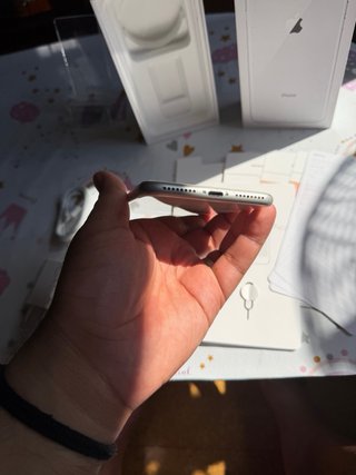 iPhone 8 Plus Plata/Blanco Caja Completa