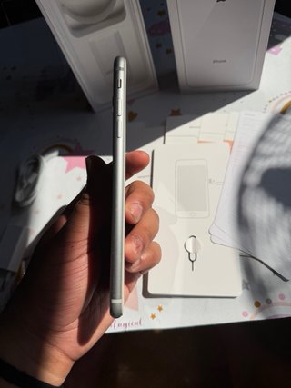 iPhone 8 Plus Plata/Blanco Caja Completa