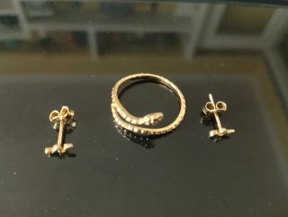Conjunto Anillo y Pendientes Serpiente Dorado