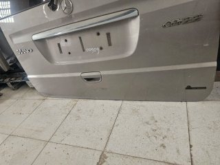 Portón Mercedes Viano Fase 2 (2013)
