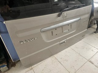 Portón Mercedes Viano Fase 2 (2013)