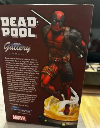 Deadpool Gallery Diorama PVC 9