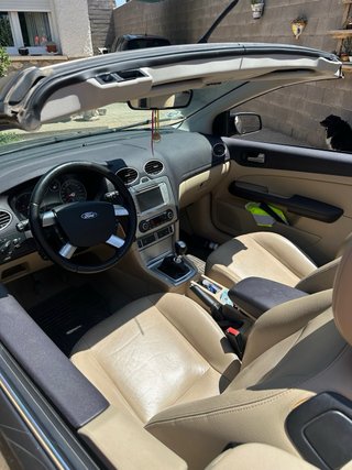 Ford Focus 2006 cc titanium