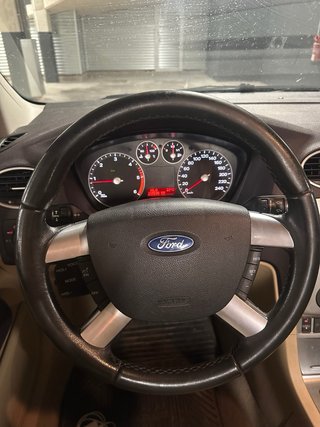 Ford Focus 2006 cc titanium