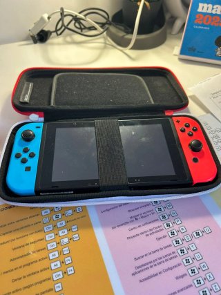 Nintendo Switch Azul y Rojo