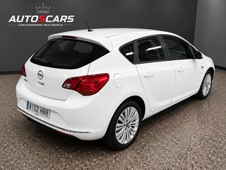 Opel Astra 2013