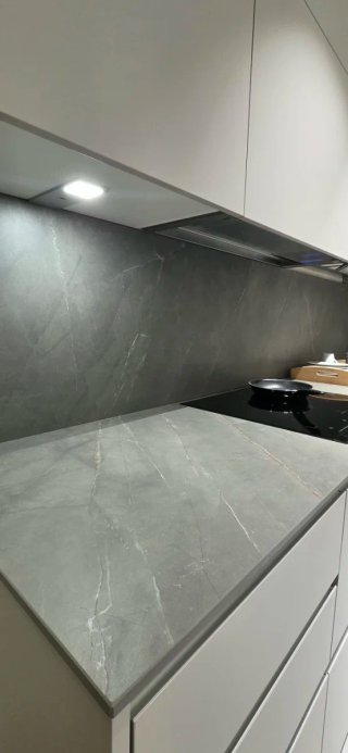 Muebles de cocina, encimera y electrodomésticos
