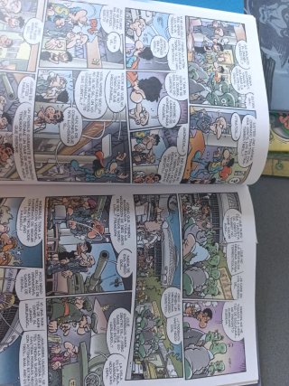 Lote de 6 comics. Mortadelo, Astérix, Super Lopez.