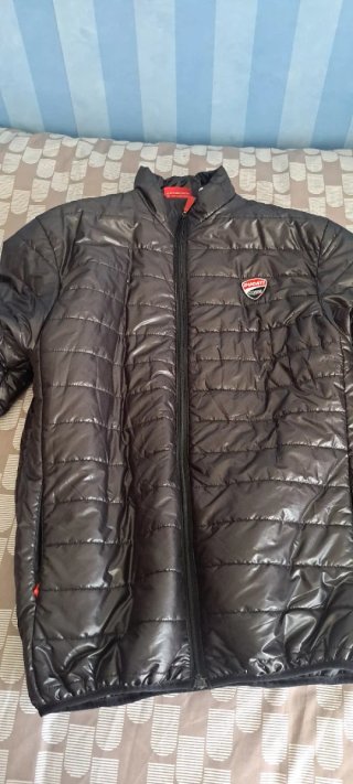 Cazadora Plumas Ducati Negra