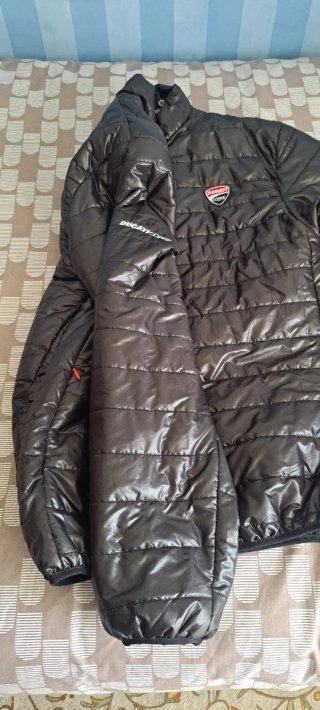 Cazadora Plumas Ducati Negra