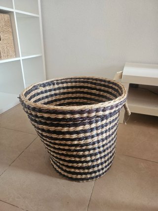 Cesta de rafia para almacenamiento
