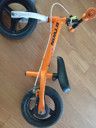 Bici sin pedales Decathlon naranja