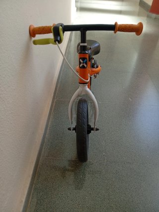 Bici sin pedales Decathlon naranja