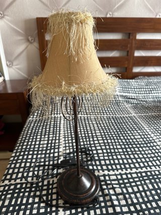 Lámpara de mesa tela y metal
