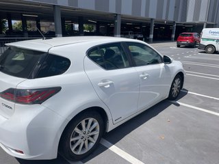 Lexus  CT 200h  2013