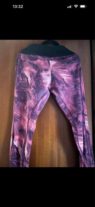 Leggings fucsia con estampado geométrico