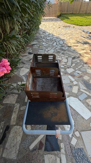 Barbacoa de carbón Naterial