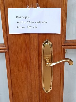 Puertas Dobles de Madera con Cristal